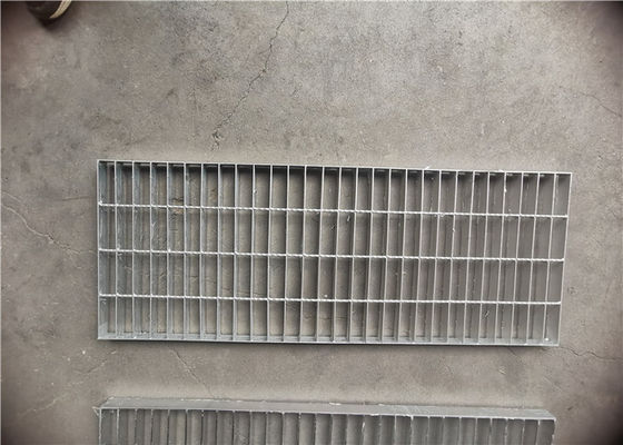 建築材料の100X8mmの電気分解のポーランド語に火格子を付ける鋼鉄私道の火格子