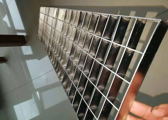 非可燃性の金属の格子のプラットホームに火格子を付けるステンレス鋼の316電流を通された棒