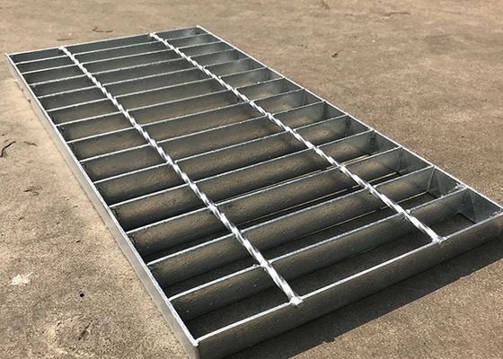 Q235は熱いすくいの電流を通された鋼鉄耳障りなプラットホーム65x5mmを鋸歯状にした