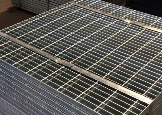 Q235は熱いすくいの電流を通された鋼鉄耳障りなプラットホーム65x5mmを鋸歯状にした