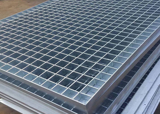 錆の保護は正方形がスリップを非鋸歯状にした鋼鉄格子32x5mmを溶接した