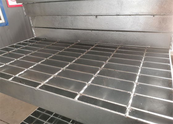 競技場の下水管のための反スキッドの低炭素鋼鉄耳障りな版65x5mm
