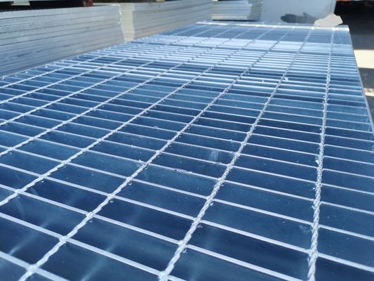 32*3mmの研修会の溶接階段踏面の鋼鉄耳障りなスキッドの証拠の反爆発