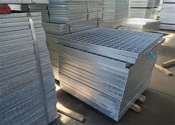 化学製品工場の熱いすくいは1m鋸歯状にされたシートに火格子を付ける鋼鉄に電流を通した