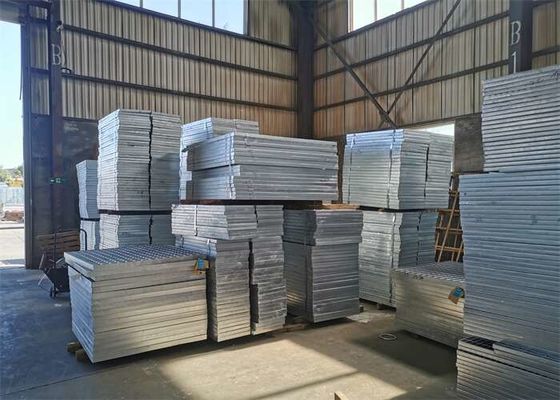 3 x 25mmの頑丈な電流を通された床の火格子を付ける金属の建築材料