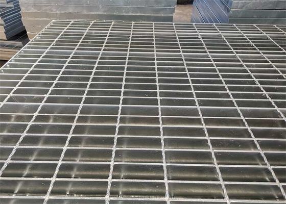 デッキの私道によって電流を通される鋼鉄火格子は3x24ft HSEの証明にパネルをはめる