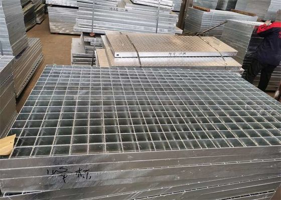 3 x 25mmの頑丈な電流を通された床の火格子を付ける金属の建築材料