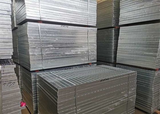 6mmの厚く頑丈な私道の排水は25x3mm鋸歯状にされたタイプに火格子を付ける
