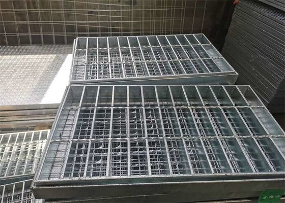 熱いすくい電流を通された階段踏面鋼鉄耳障りな60mm鋸歯状にされた様式