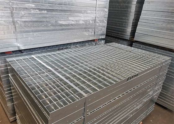 ISO9001銀製色の鋼鉄私道は道の上空飛行のための格子に火格子を付ける