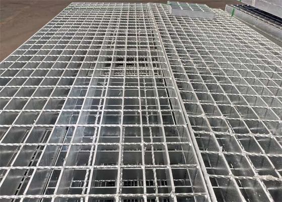 駐車場Q195の鋼鉄私道は火格子を付けること鋸歯状にされたIのタイプに火格子を付ける