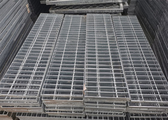 熱い浸された電流を通された下水管の火格子Q235の鋼鉄出版物は反盗難を溶接した