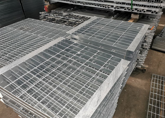 Q235厚い鋼鉄反錆の金属の格子のプラットホームのフラット バーのタイプ7mm