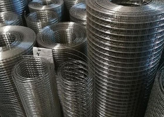 OEMの校庭は電流を通す金網の塀5X5mmの熱いすくいを溶接した